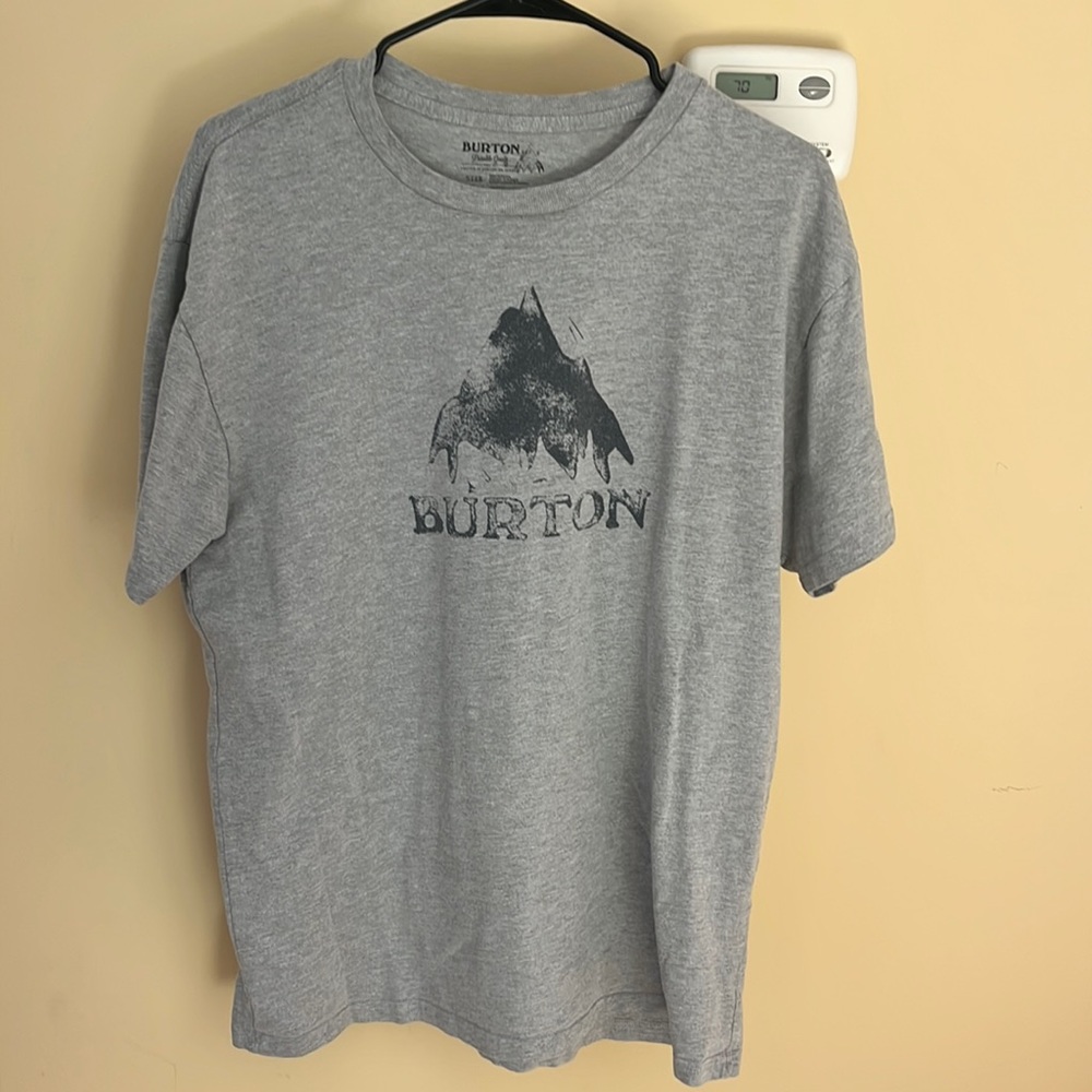 Gray burton shirt